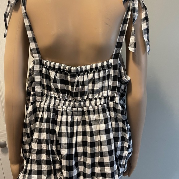 Old Navy peplum tank in black and white checker size XL - Picture 2 of 4